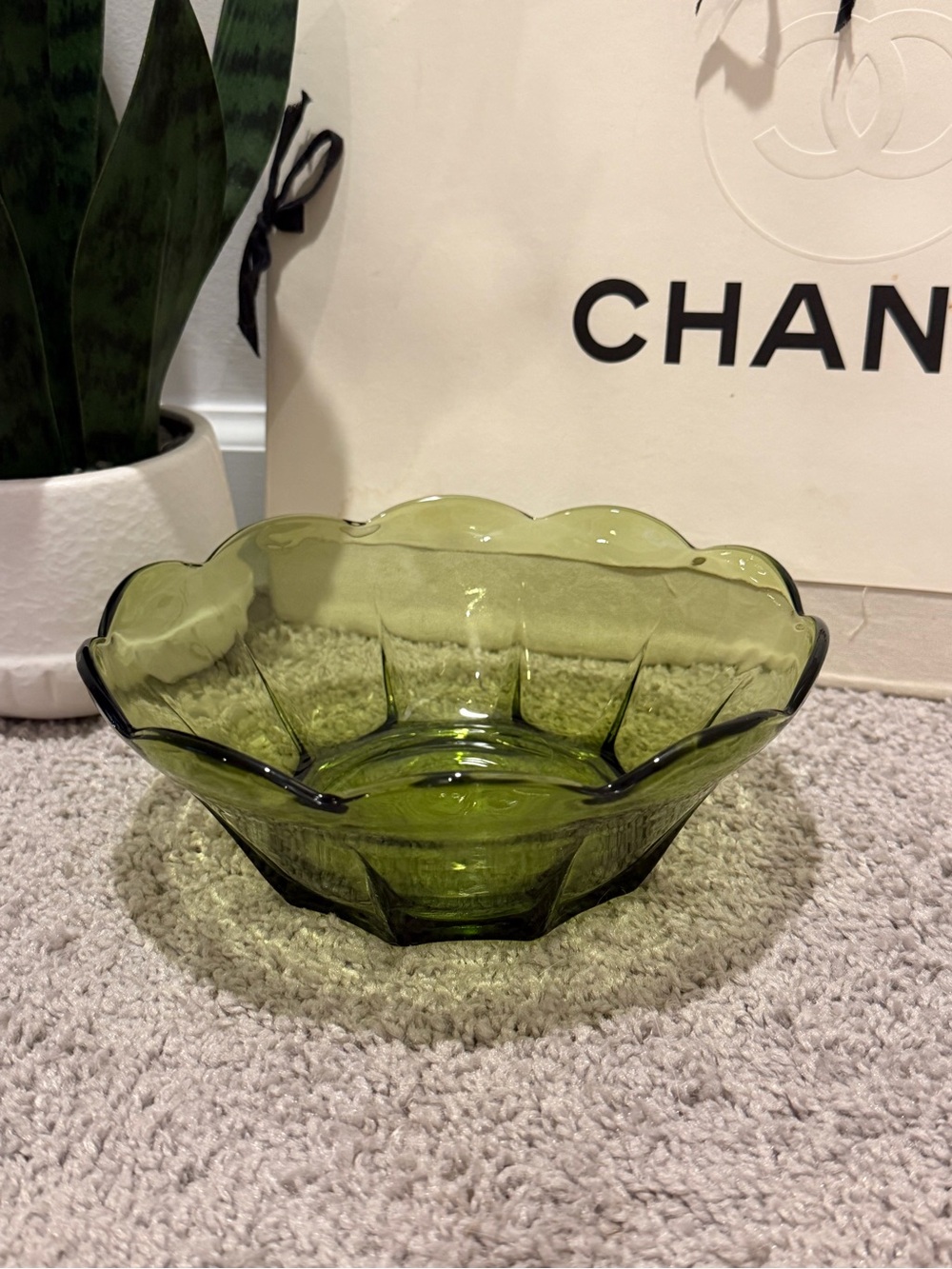Vintage Anchor Hocking Green Scalloped Glass Bowl
